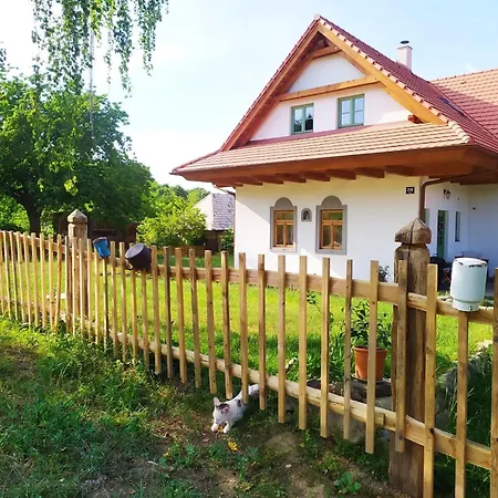 Vidiecky Dom Na Jablonci * Hrusov