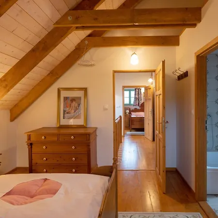 Vidiecky Dom Na Jablonci * Hrusov