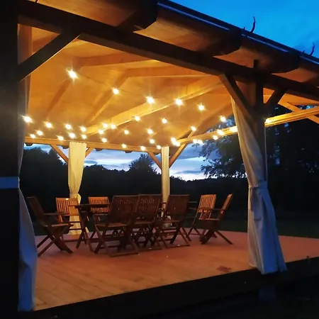 Vidiecky Dom Na Jablonci Hrusov