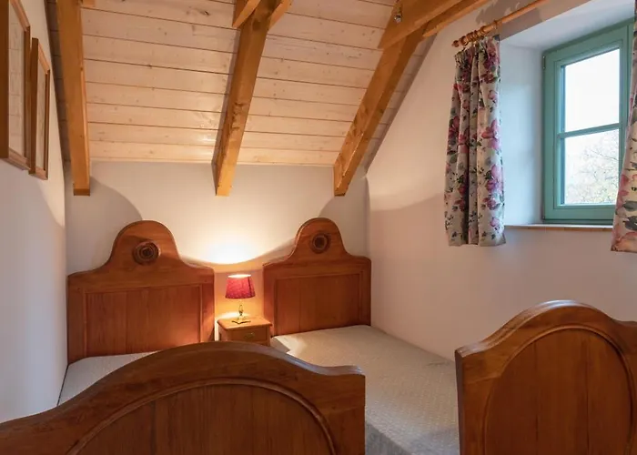 Vidiecky Dom Na Jablonci Hrusov